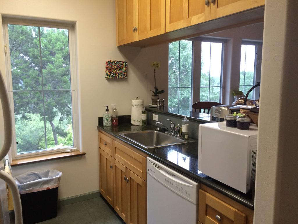 The Rivery Retreat, Choose From Luxury Guesthouse Cabin Or Suite In Lake Austin Hill Country Exterior foto